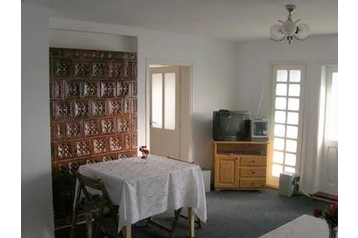 Rumānija Privát Almaş, Eksterjers